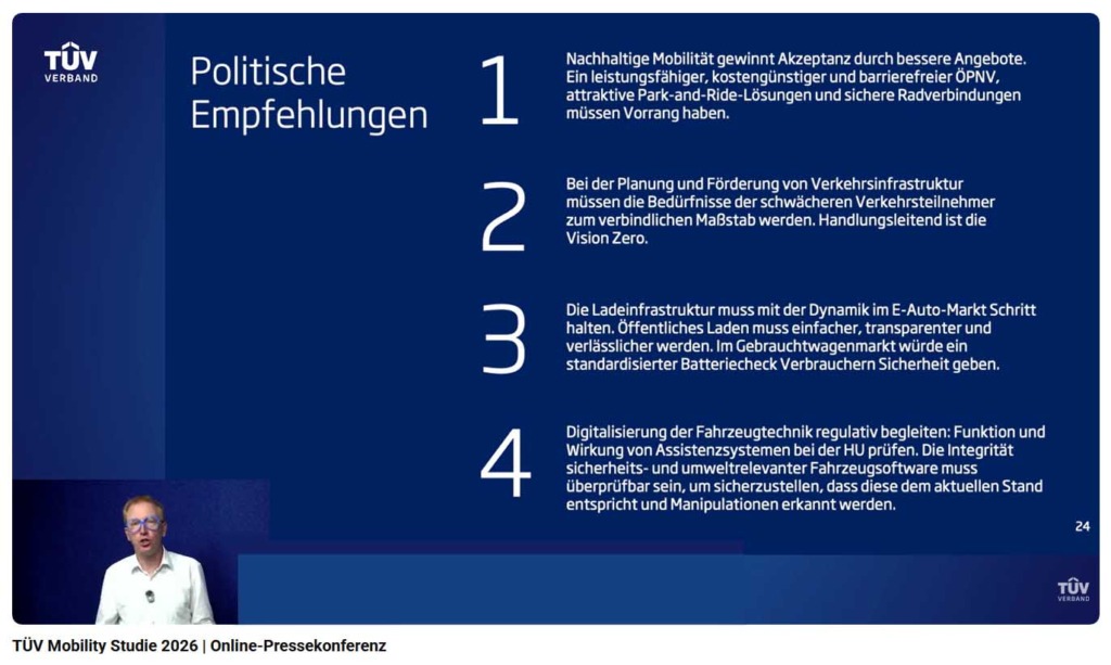 Folie der TÜV Mobility Studie 2026 mit vier politischen Handlungsempfehlungen zur nachhaltigen Mobilität, Screenshot aus der Online-Pressekonferenz des TÜV-Verbands